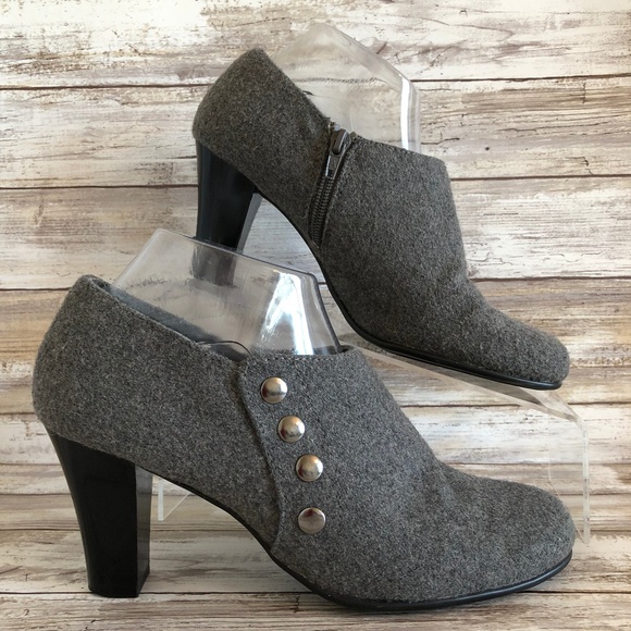 AEROSOLES Shoes - Aerosoles Gray Textile Zip Ankle Booties.